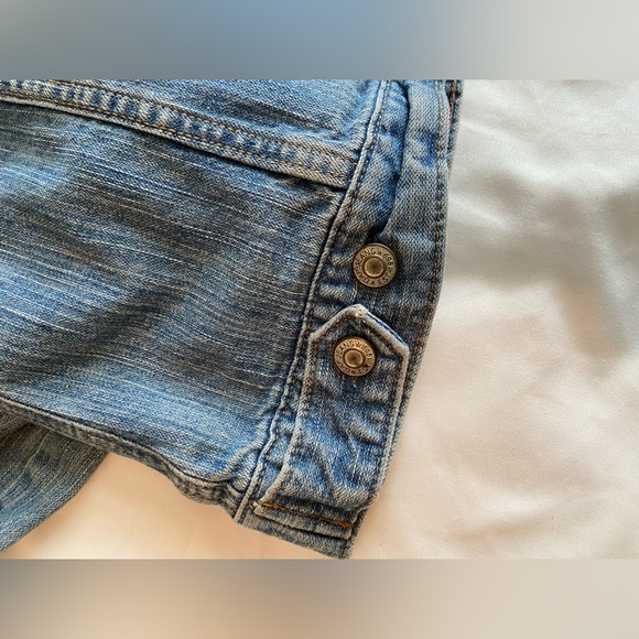 GAP JEAN JACKET 🦋 - Picture 3 of 8